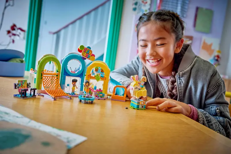 LEGO 42686 Niezwykła sala zabaw zdjęcie 10