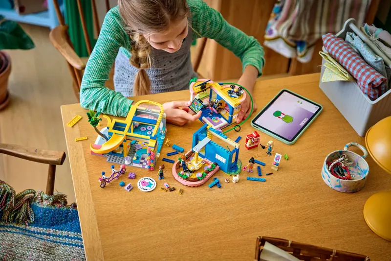LEGO 42689 Domek klubu przyjaciół z Heartlake zdjęcie 9