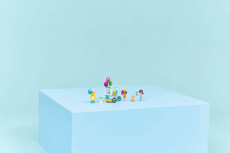 LEGO 42692 Stoisko z lodami i balonami zdjęcie 7