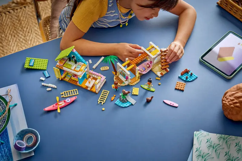 LEGO 42699 Domek na plaży z fokami zdjęcie 9