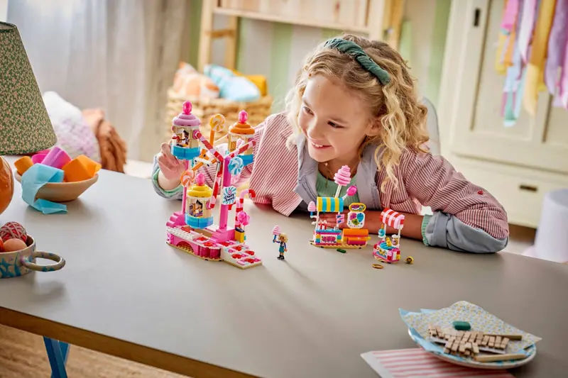 LEGO 42700 Cukierkowo-babeczkowy diabelski młyn zdjęcie 13
