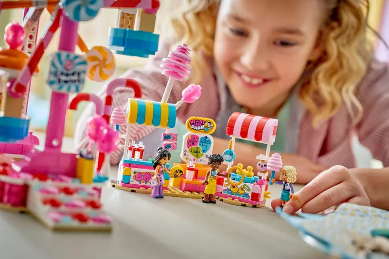 LEGO 42700 Cukierkowo-babeczkowy diabelski młyn zdjęcie 14