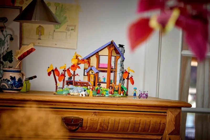 LEGO 42705 Jesienna leśna chatka zdjęcie 15