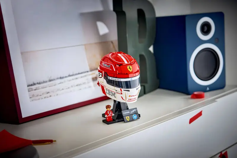 LEGO 43014 Kask Charles Leclerc Scuderia Ferrari HP zdjęcie 13