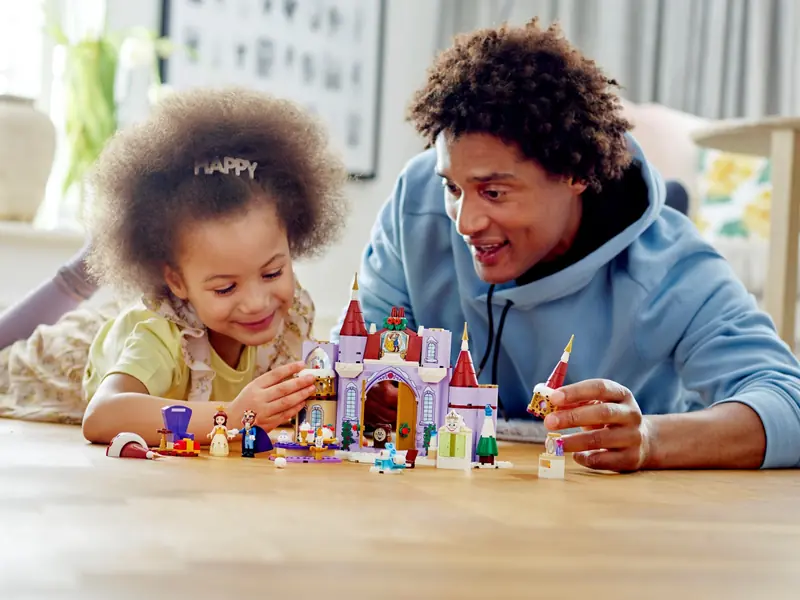 LEGO 43180 Zimowe święto w zamku Belli zdjęcie 8