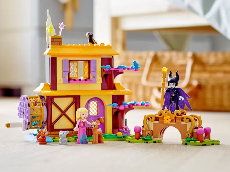 LEGO 43188 Leśna chatka Aurory zdjęcie 10