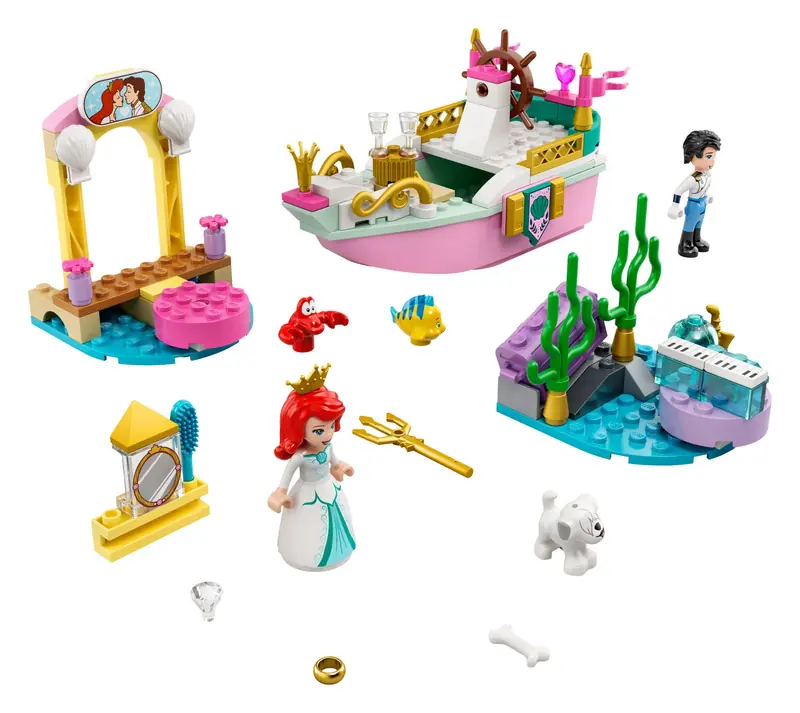 LEGO 43191 Świąteczna łódź Arielki