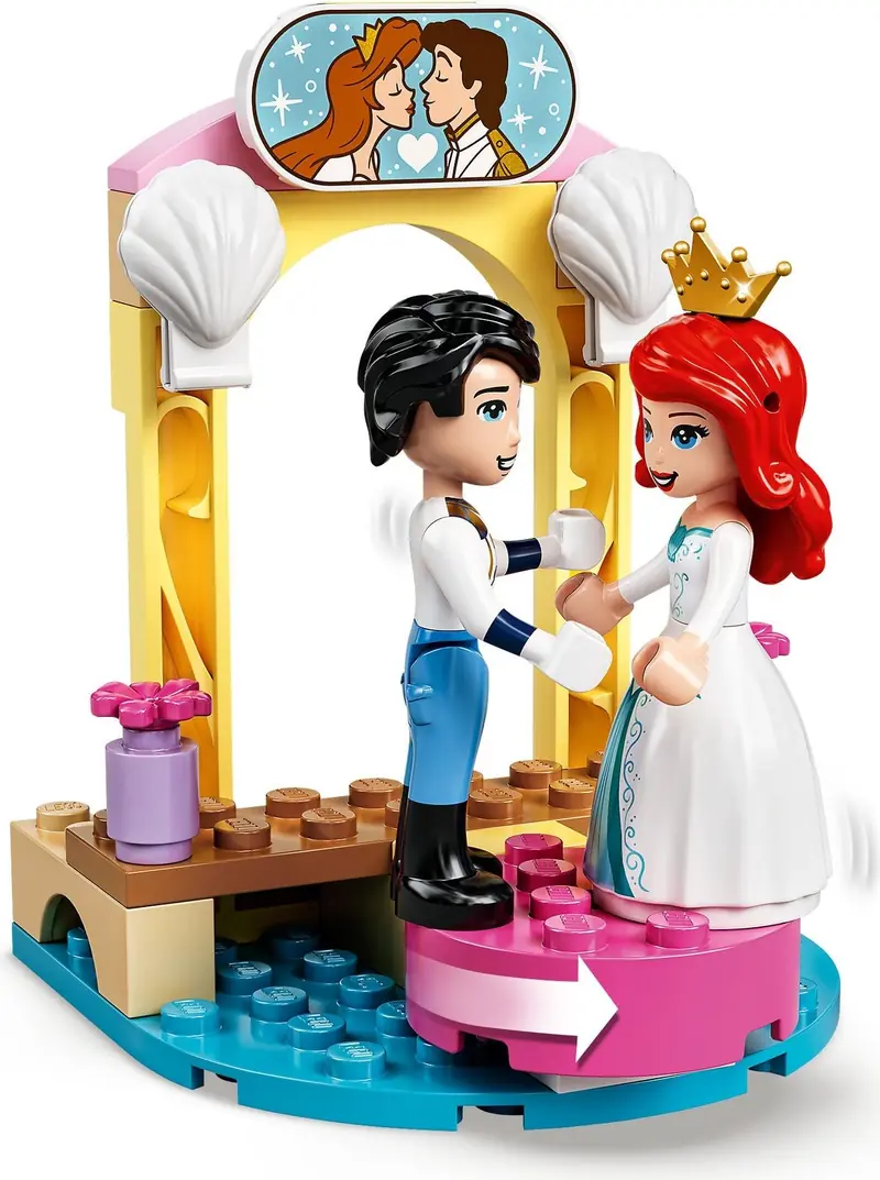 LEGO 43191 Świąteczna łódź Arielki zdjęcie 4