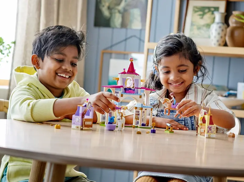 LEGO 43195 Królewskie stajnie Belli i Roszpunki zdjęcie 9