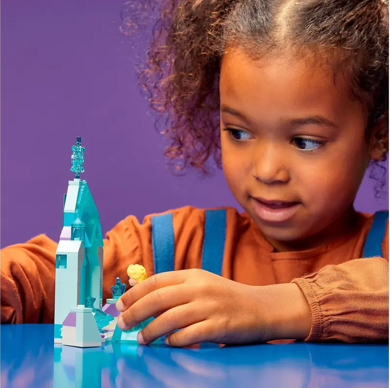 LEGO 43199 Dziedziniec zamku Elzy zdjęcie 6