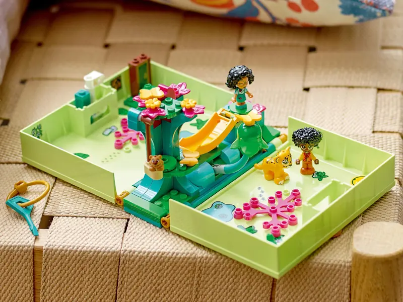 LEGO 43200 Magiczne drzwi Antonia zdjęcie 11