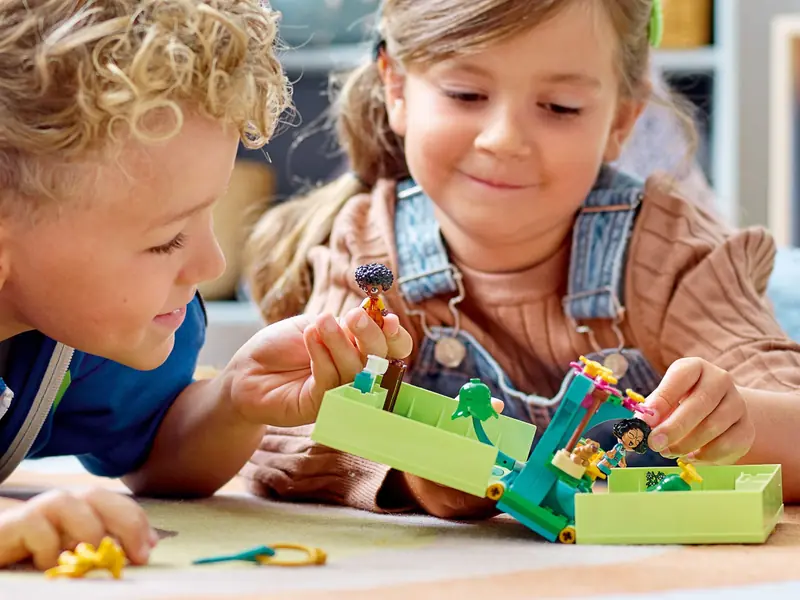 LEGO 43200 Magiczne drzwi Antonia zdjęcie 12