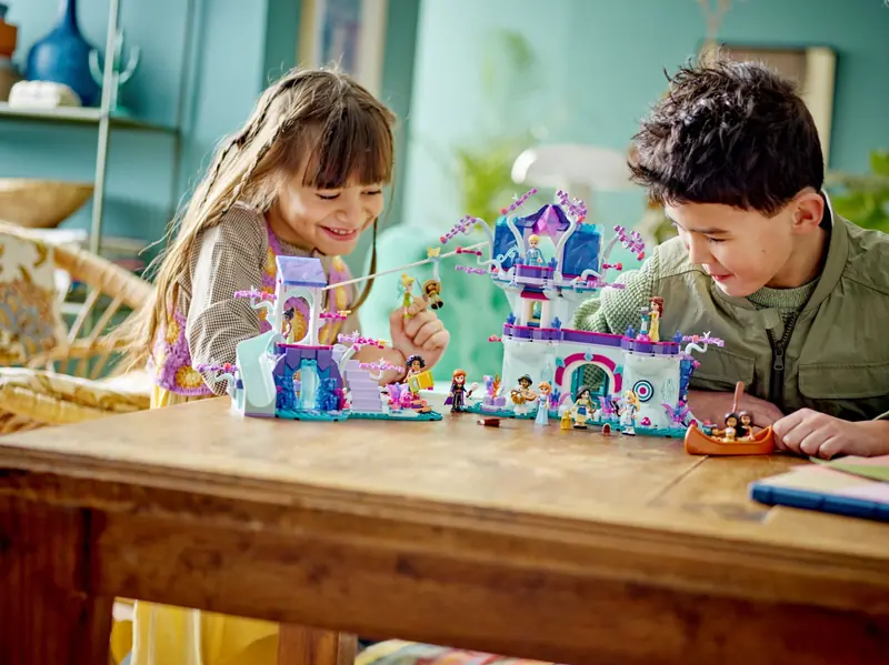 LEGO 43215 Zaczarowany domek na drzewie zdjęcie 9