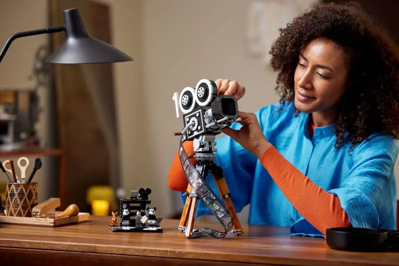 LEGO 43230 Kamera Walta Disneya zdjęcie 13