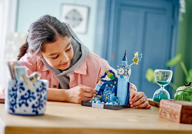 LEGO 43232 Lot Piotrusia Pana i Wendy nad Londynem zdjęcie 10