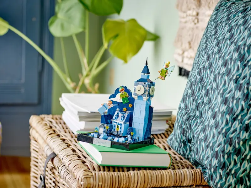 LEGO 43232 Lot Piotrusia Pana i Wendy nad Londynem zdjęcie 7