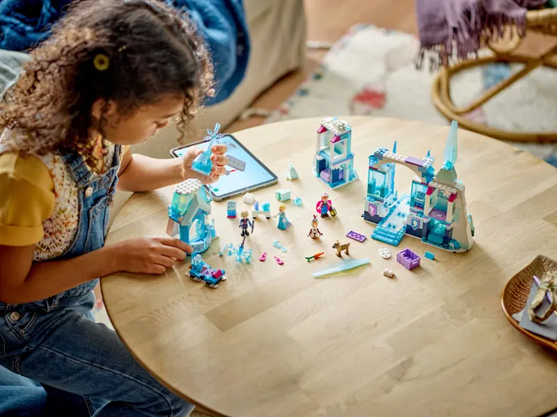 LEGO 43244 Lodowy pałac Elzy zdjęcie 6