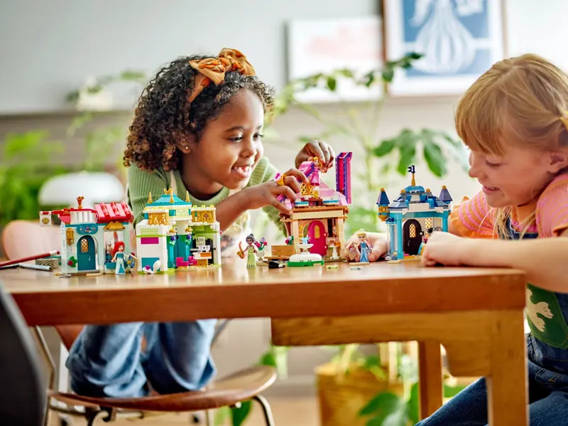 LEGO 43246 Przygoda księżniczki Disneya na targu zdjęcie 9