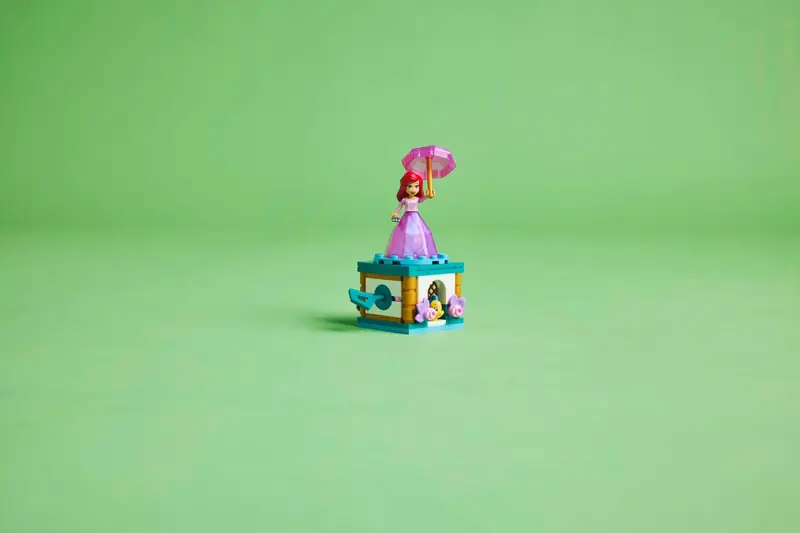 LEGO 43259 Wirująca Arielka zdjęcie 7
