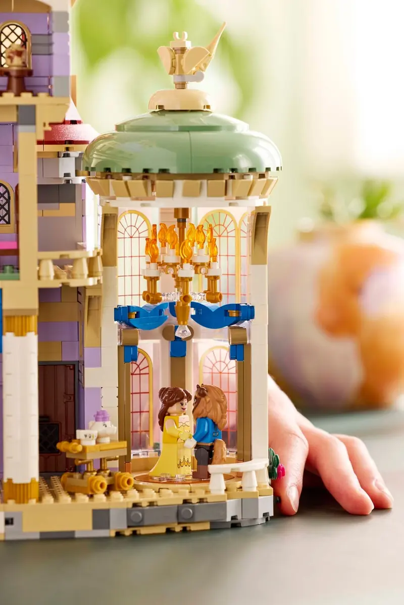 LEGO 43263 Zamek z Pięknej i Bestii zdjęcie 12