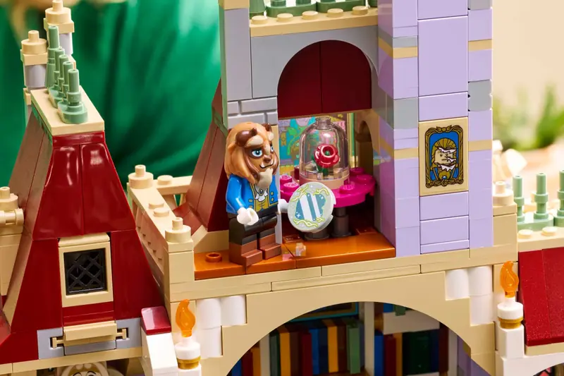 LEGO 43263 Zamek z Pięknej i Bestii zdjęcie 13