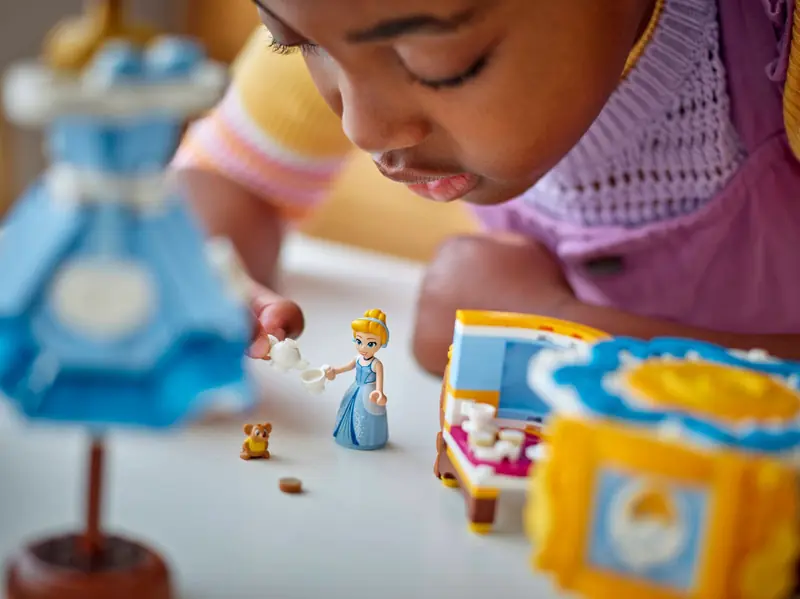 LEGO 43266 Suknia Kopciuszka zdjęcie 4