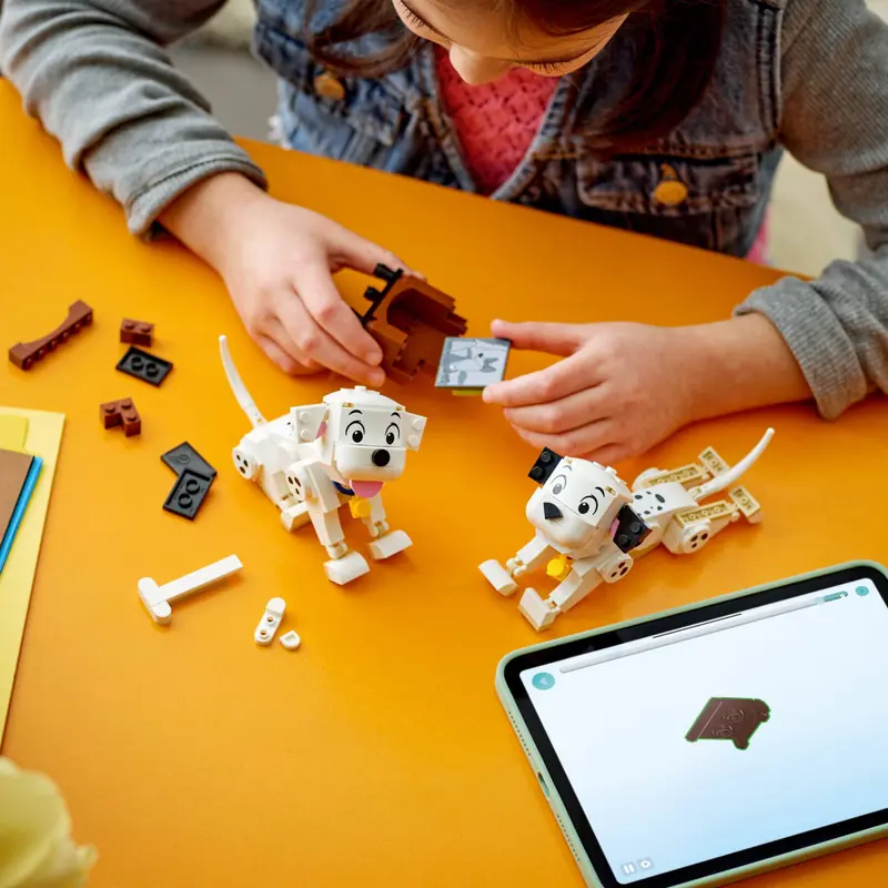 LEGO 43271 101 dalmatyńczyków - Szczeniaczki Szczęściarz i Penny zdjęcie 8