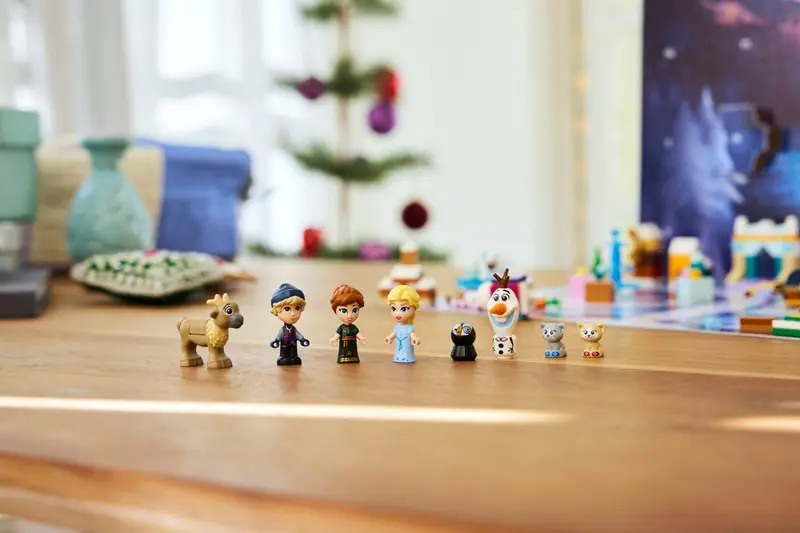 LEGO 43273 ǀ Disney Kraina lodu Kalendarz adwentowy na 2025 rok zdjęcie 6