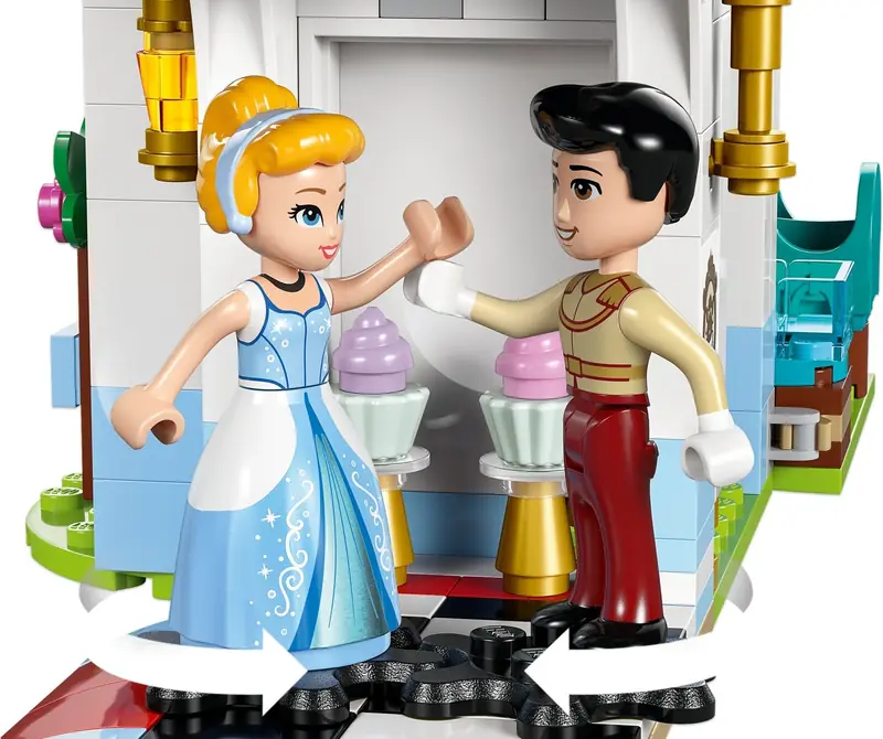 LEGO 43275 Zamek Kopciuszka i kareta zdjęcie 6