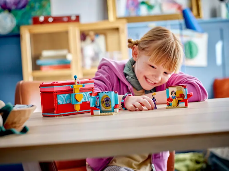 LEGO 43276 Szkatułka na biżuterię z Królewną Śnieżką zdjęcie 8