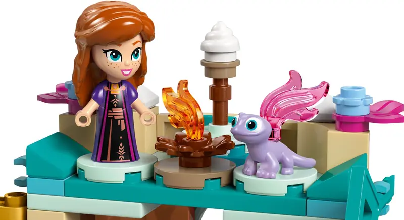 LEGO 43278 Miniaturowy zamek w Arendelle i lodowy pałac Elzy zdjęcie 11