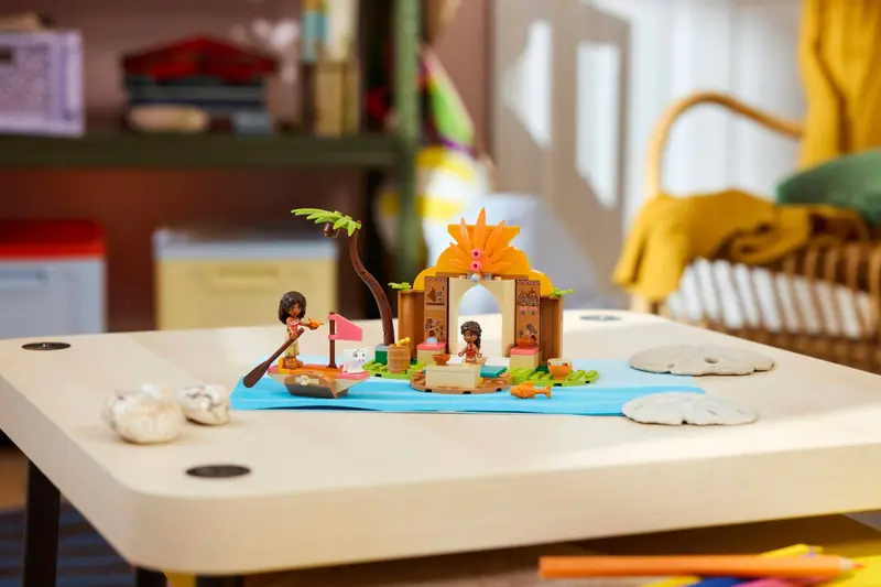 LEGO 43282 Wiejska chatka i łódź zdjęcie 8