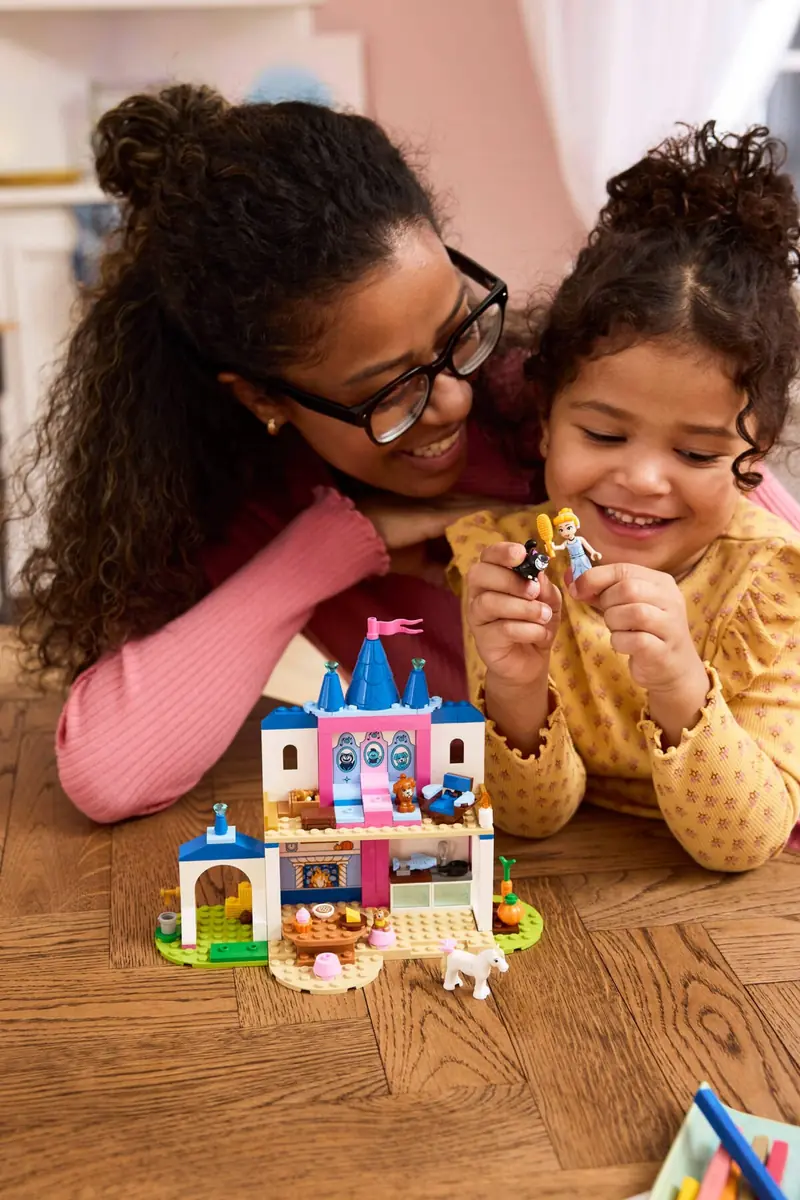 LEGO 43283 Zamek Kopciuszka i jej zwierzęcych przyjaciół zdjęcie 11