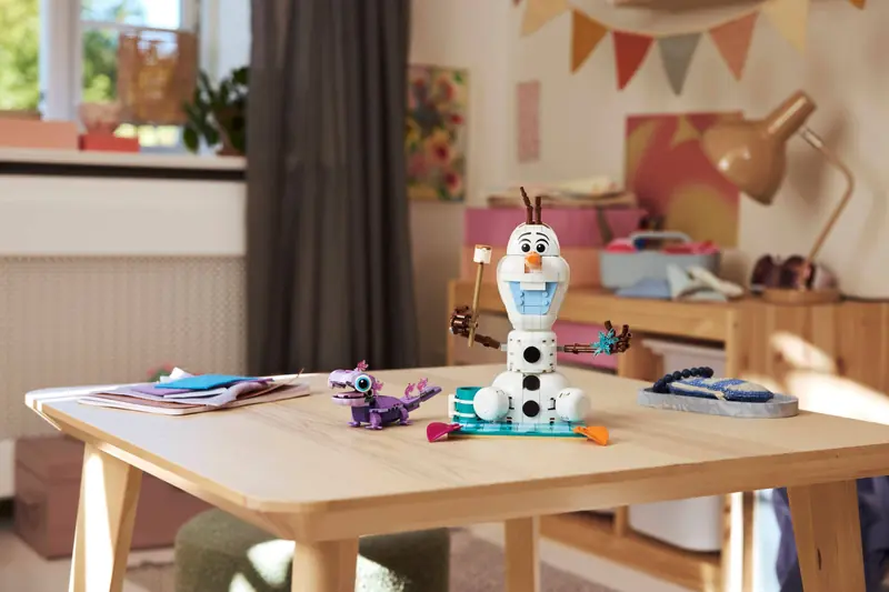 LEGO 43287 Piknik Olafa i Bruniego zdjęcie 8