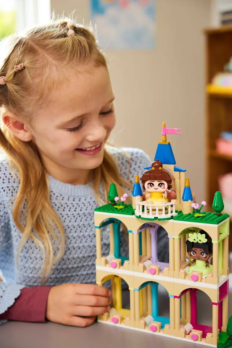 LEGO 43291 Mała Bella i Tiana z zamkiem zdjęcie 9
