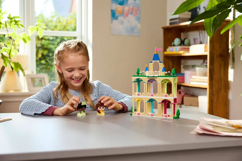 LEGO 43291 Mała Bella i Tiana z zamkiem zdjęcie 10