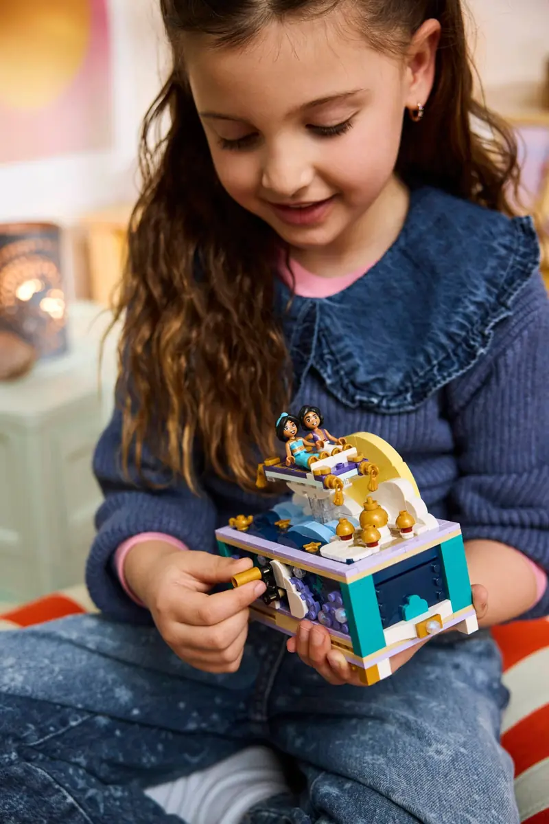 LEGO 43295 Szkatułka na biżuterię Dżasminy zdjęcie 12