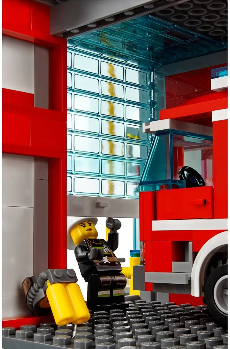 LEGO 60110 Remiza strażacka zdjęcie 2