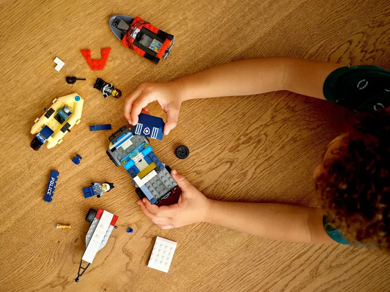 LEGO 60272 Transport łodzi policji specjalnej zdjęcie 11