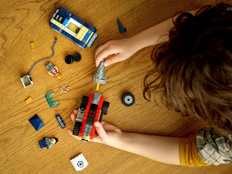 LEGO 60273 Policyjny pościg za wiertnicą zdjęcie 9