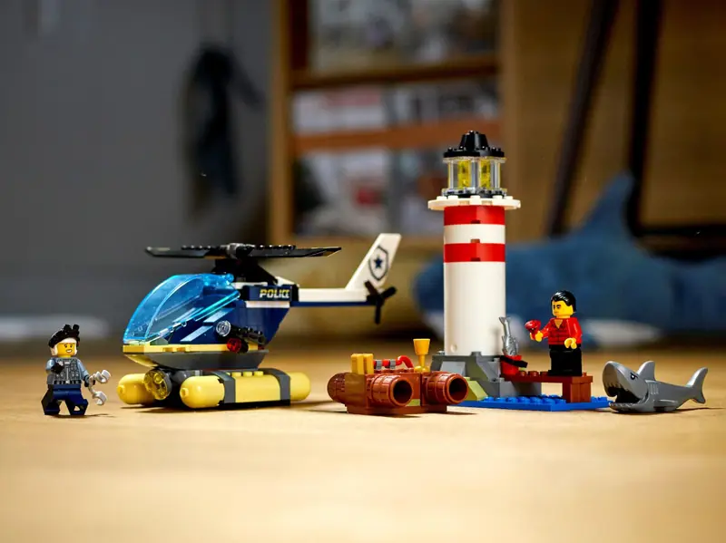LEGO 60274 Policja specjalna i zatrzymanie w latarni morskiej zdjęcie 11