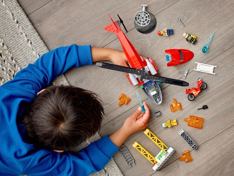 LEGO 60281 Strażacki helikopter ratunkowy zdjęcie 12