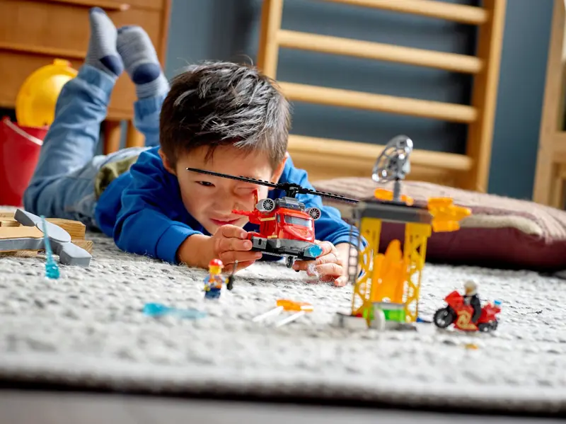 LEGO 60281 Strażacki helikopter ratunkowy zdjęcie 10