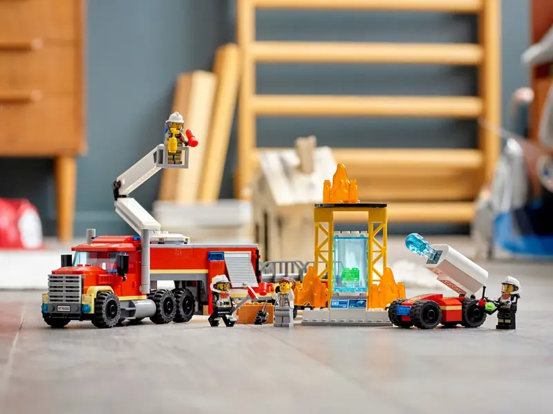 LEGO 60282 Strażacka jednostka dowodzenia zdjęcie 11