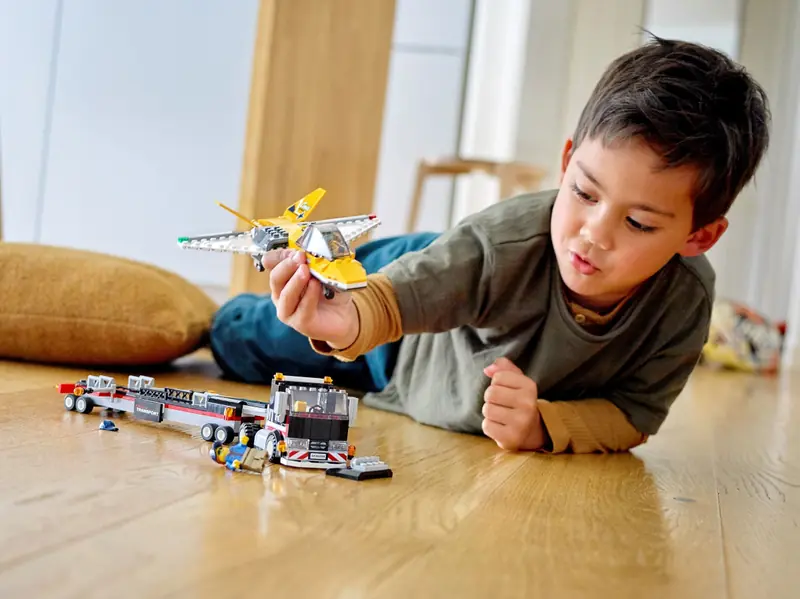 LEGO 60289 Transporter odrzutowca pokazowego zdjęcie 9