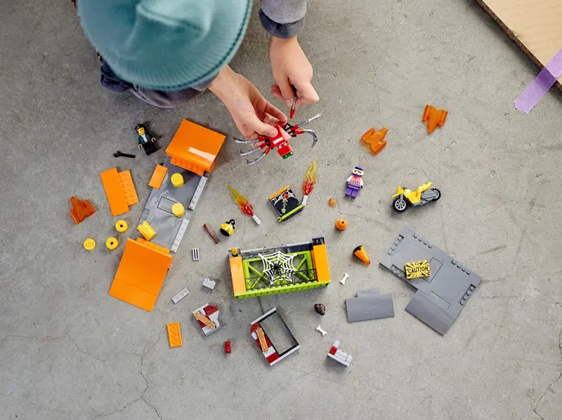 LEGO 60293 Park kaskaderski zdjęcie 11
