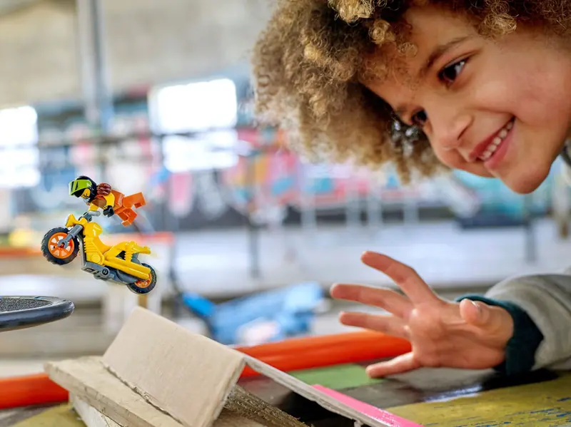 LEGO 60297 Demolka na motocyklu kaskaderskim zdjęcie 10