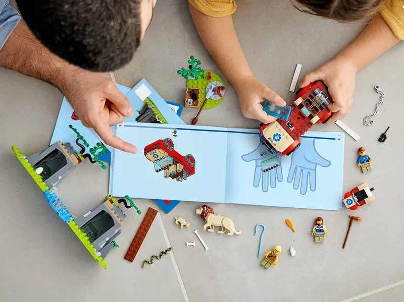 LEGO 60301 Terenówka ratowników dzikich zwierząt zdjęcie 12