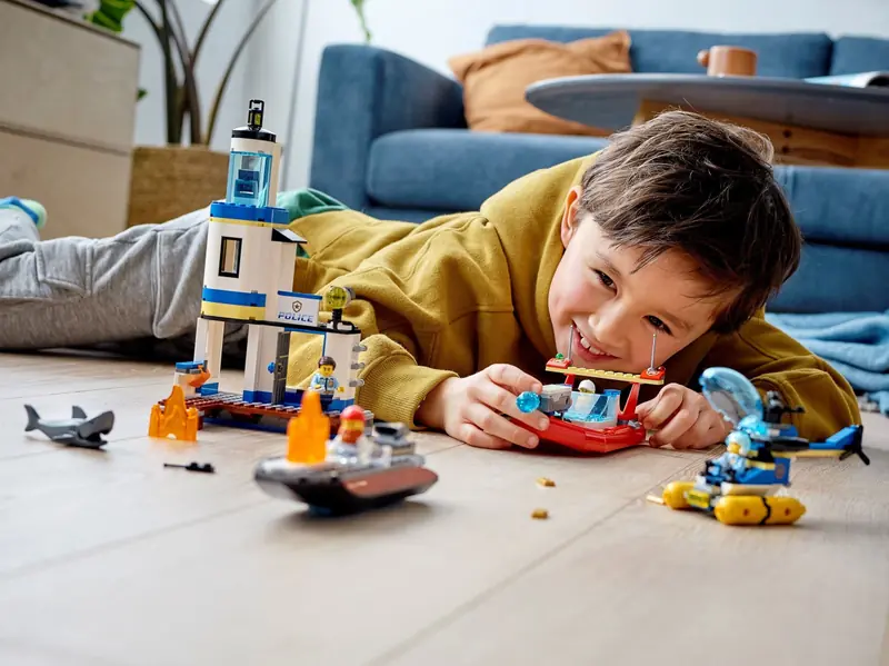 LEGO 60308 Akcja nadmorskiej policji i strażaków zdjęcie 11