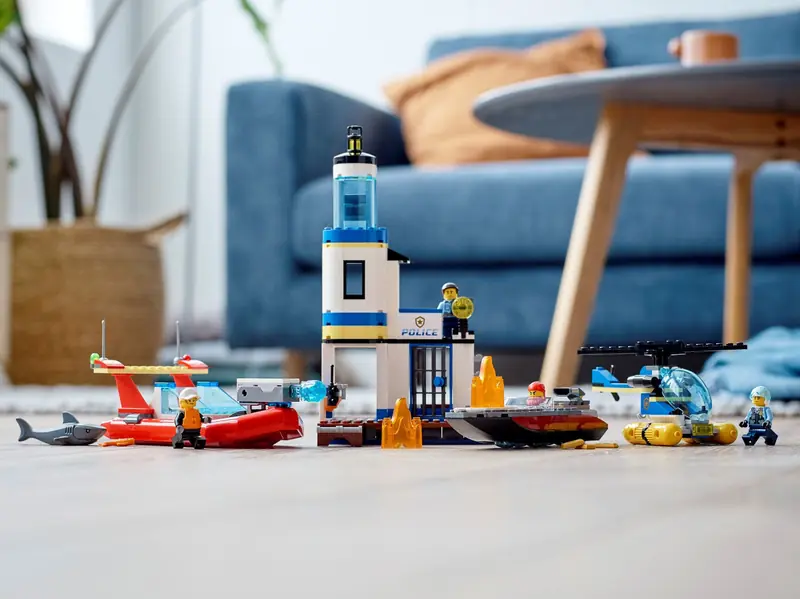 LEGO 60308 Akcja nadmorskiej policji i strażaków zdjęcie 9